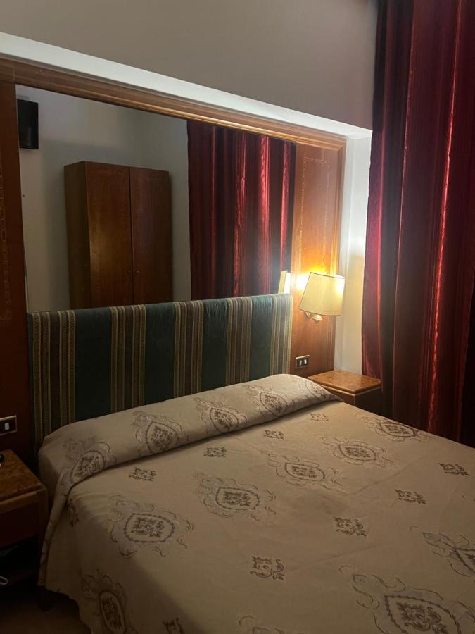 Terminal Guest House 24 โรม ภายนอก รูปภาพ